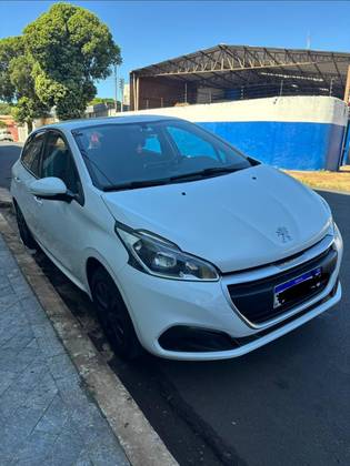 PEUGEOT 208 1.2 ACTIVE 12V FLEX 4P MANUAL PEUGEOT 208 1.2 ACTIVE 12V FLEX 4P MANUAL